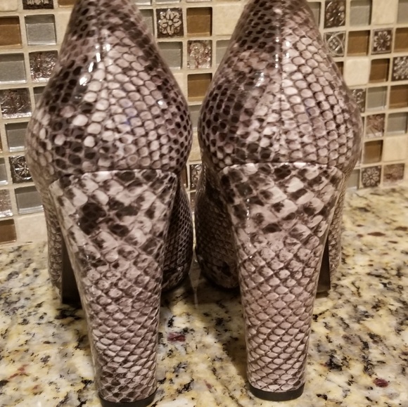 Stuart weitzman heels - Picture 5 of 6